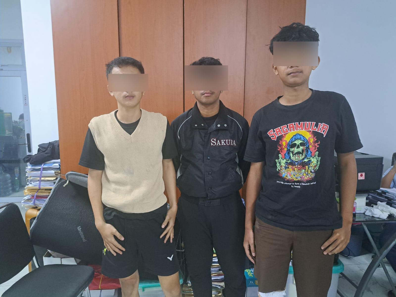 Tiga pelaku tawuran di Jalan Raya Bogor-Jakarta, Kecamatan Sukaraja, Kabupaten Bogor ditangkap polisi, foto/dok Polres Bogor