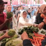 Masyarakat membanjiri Gerakan Pangan Murah (GPM) di Polres Bogor.